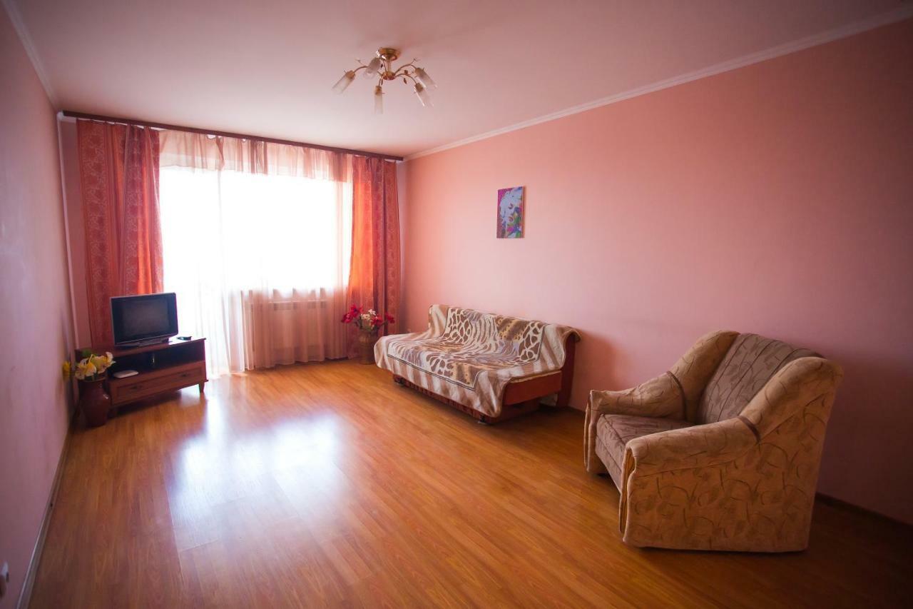 Like Home On Zaliznychna 9 Івано-Франківськ Екстер'єр фото
