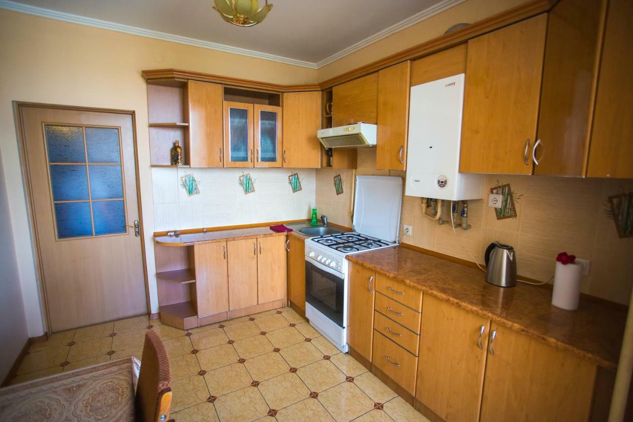 Like Home On Zaliznychna 9 Івано-Франківськ Екстер'єр фото