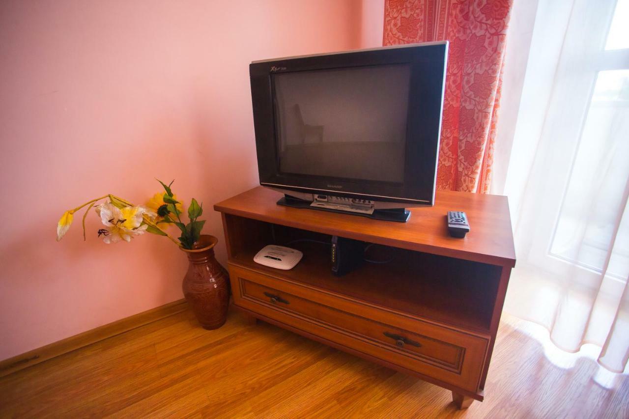Like Home On Zaliznychna 9 Івано-Франківськ Екстер'єр фото